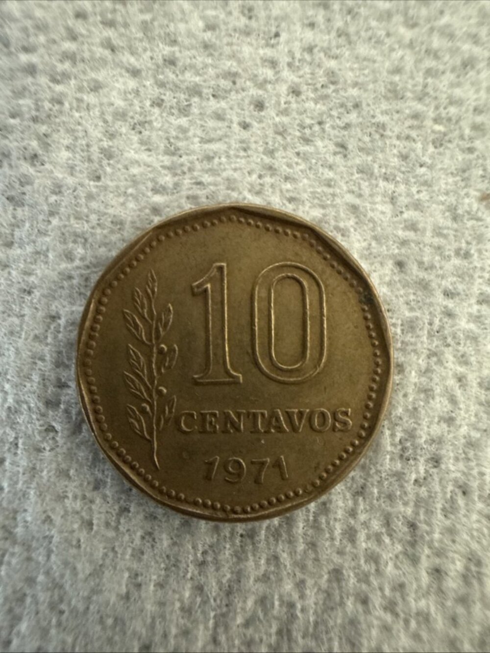 Argentina 1971 Aluminum-Bronze 10 Centavos.